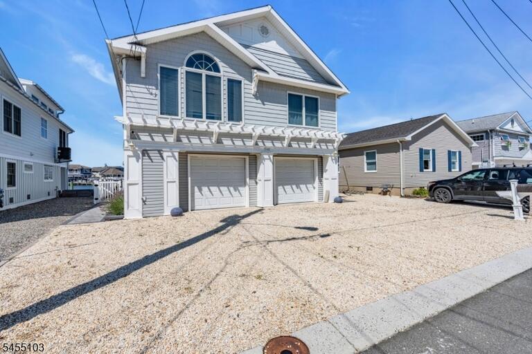 Property listing MLS 4049385 photo 3