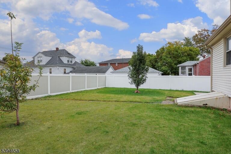 Property listing MLS 4049394 photo 22