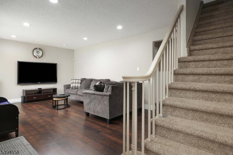 Property listing MLS 4049394 photo 9