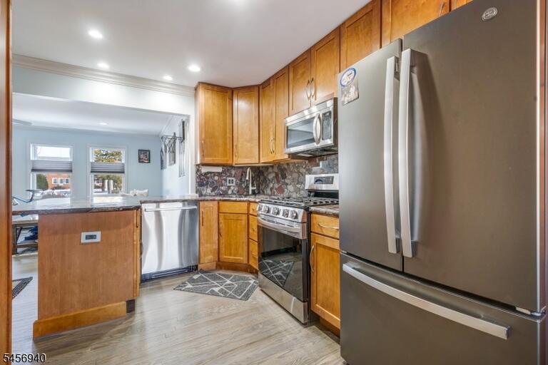 Property listing MLS 4049511 photo 2