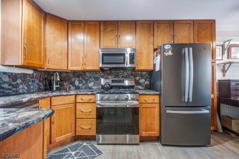 Property listing MLS 4049511 photo 3
