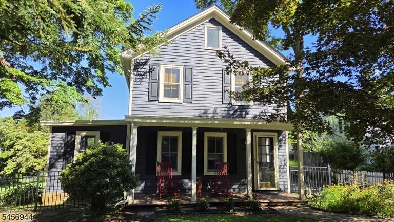 Property listing MLS 4049513 photo 2