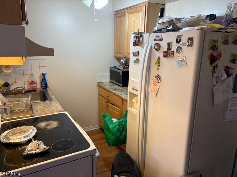 Property listing MLS 4049519 photo 2
