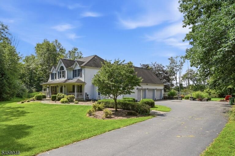 Property listing MLS 4049522 photo 3