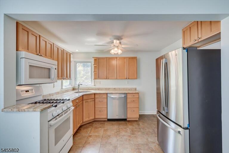 Property listing MLS 4049529 photo 11