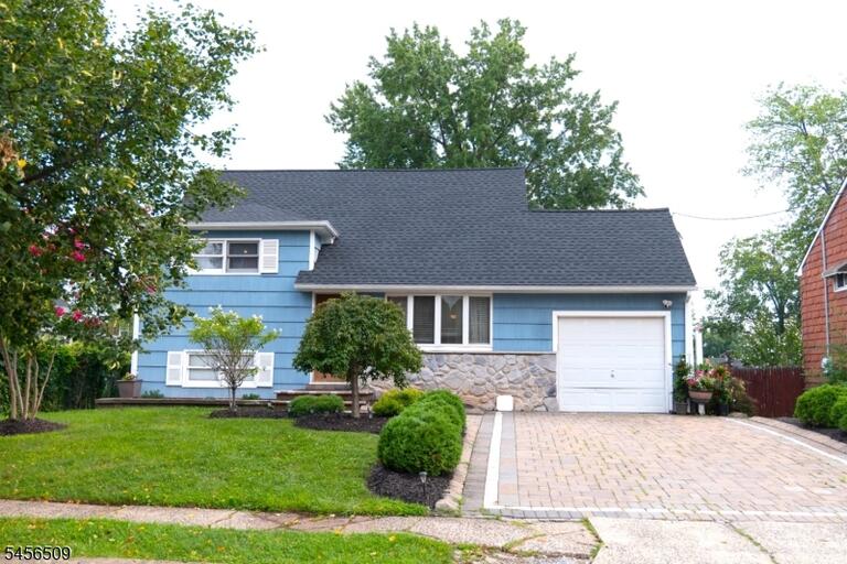 Property listing MLS 4049535 photo 1