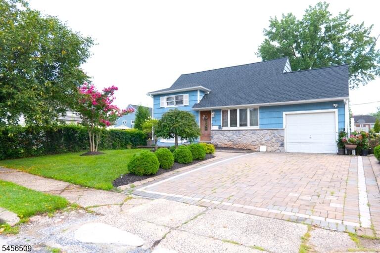 Property listing MLS 4049535 photo 2