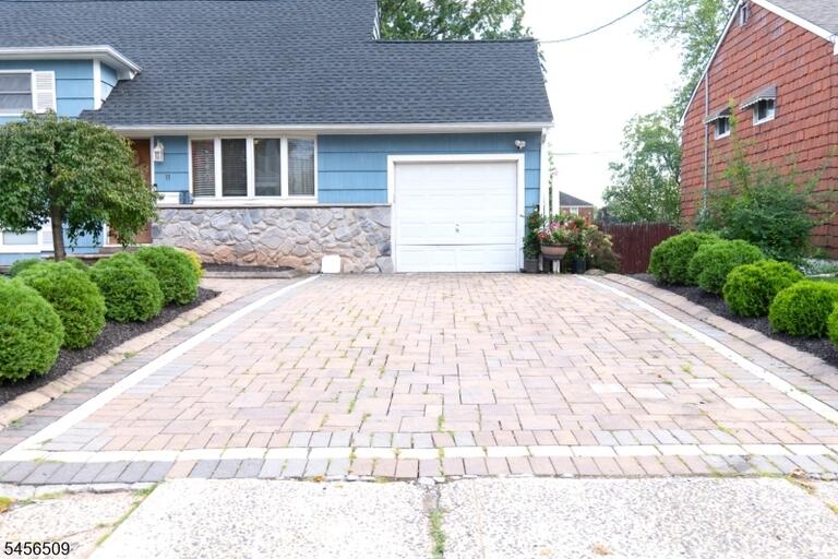Property listing MLS 4049535 photo 3