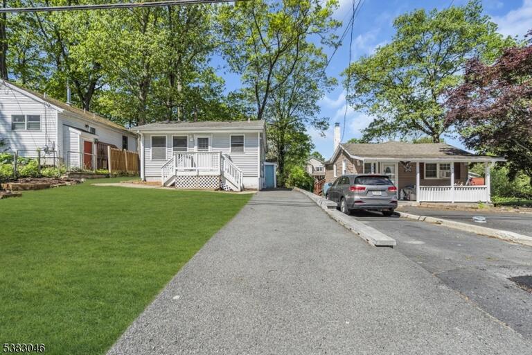 Property listing MLS 4049549 photo 1