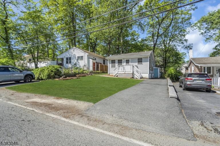 Property listing MLS 4049549 photo 2