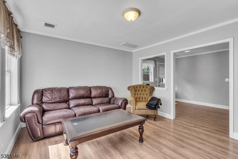 Property listing MLS 4049549 photo 3