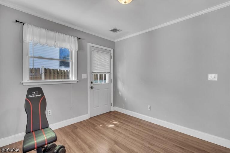 Property listing MLS 4049549 photo 9