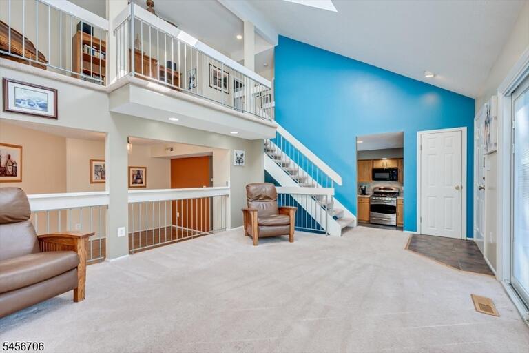 Property listing MLS 4049565 photo 10