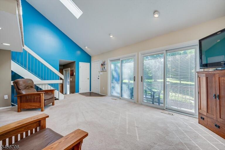 Property listing MLS 4049565 photo 11