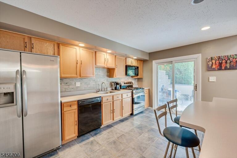 Property listing MLS 4049565 photo 14