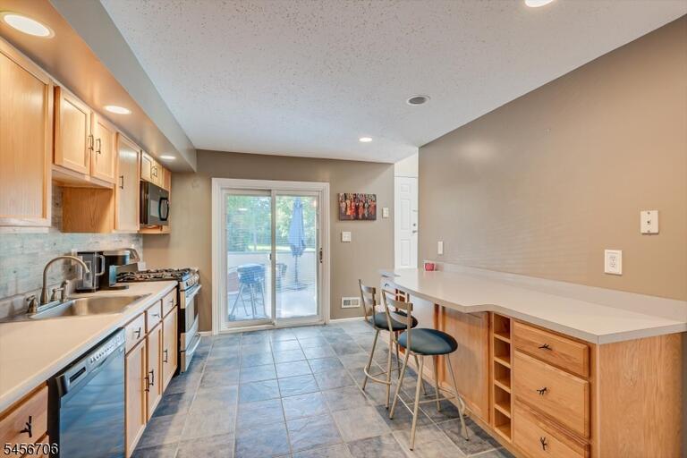 Property listing MLS 4049565 photo 15