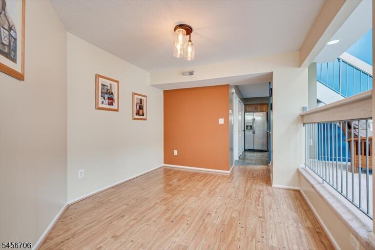 Property listing MLS 4049565 photo 17