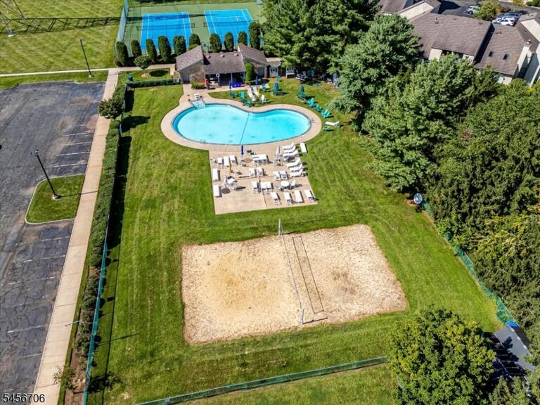 Property listing MLS 4049565 photo 39