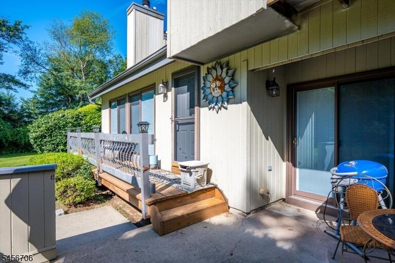 Property listing MLS 4049565 photo 5
