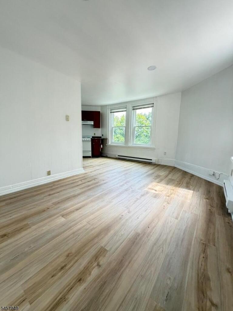Property listing MLS 4049590 photo 3