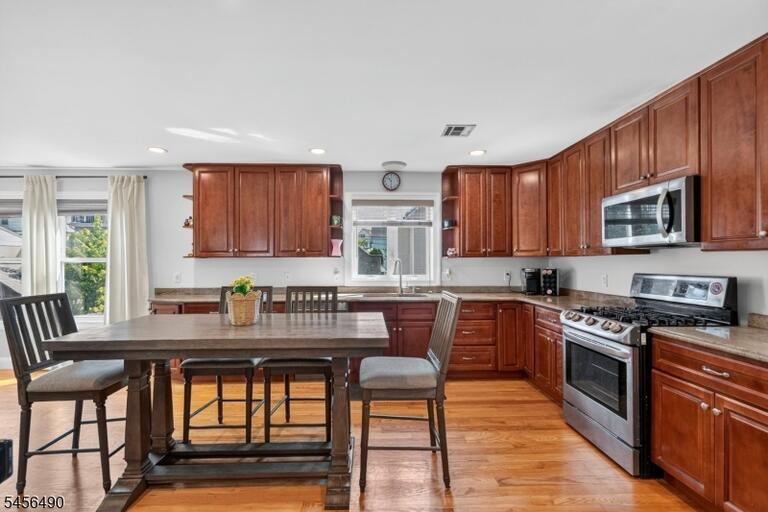 Property listing MLS 4049594 photo 10