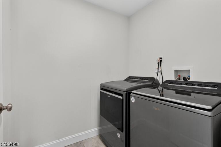 Property listing MLS 4049594 photo 19
