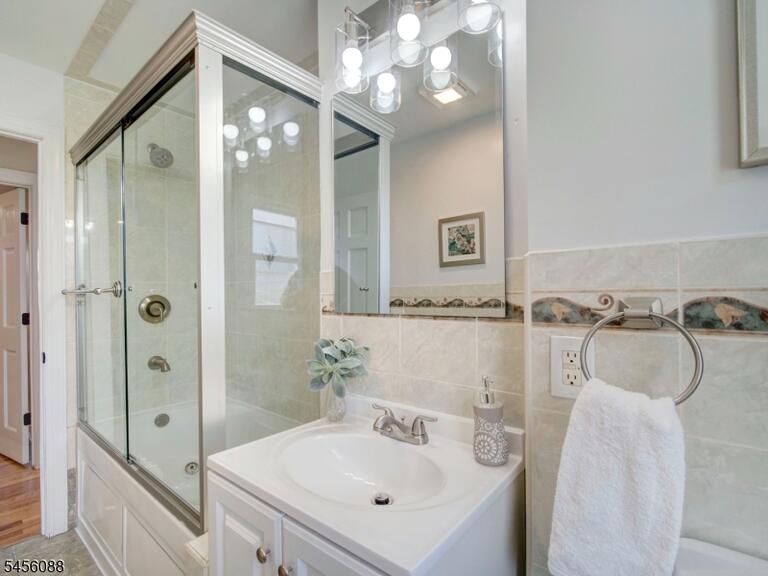 Property listing MLS 4049636 photo 14