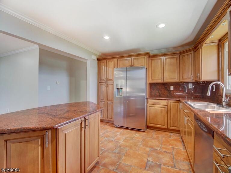 Property listing MLS 4049636 photo 26