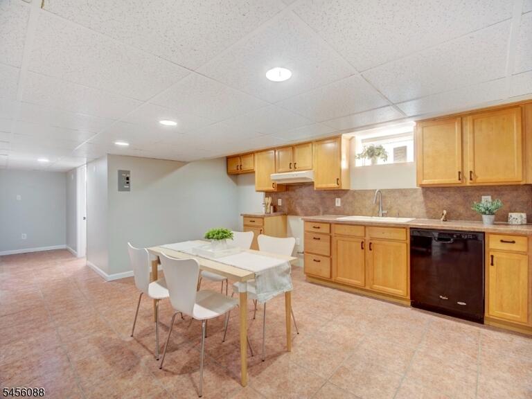 Property listing MLS 4049636 photo 37