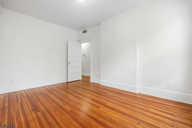 Property listing MLS 4049648 photo 9