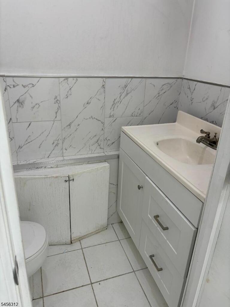 Property listing MLS 4049674 photo 4