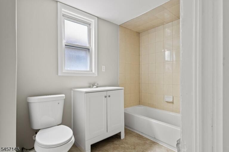 Property listing MLS 4049675 photo 16