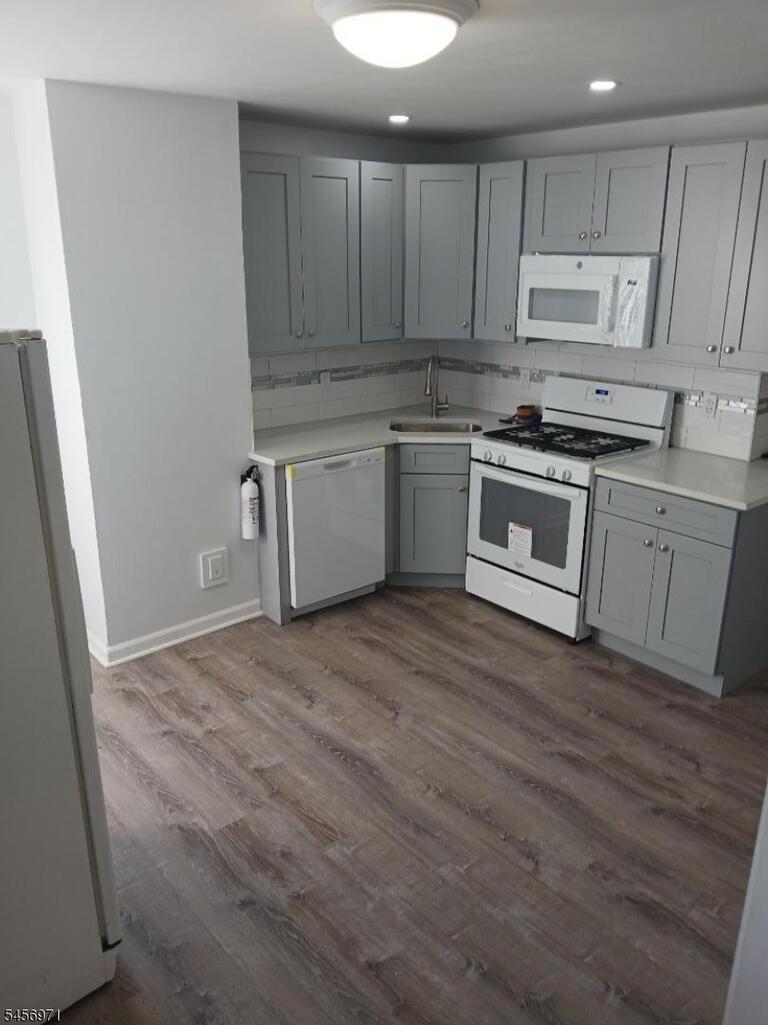 Property listing MLS 4049680 photo 5