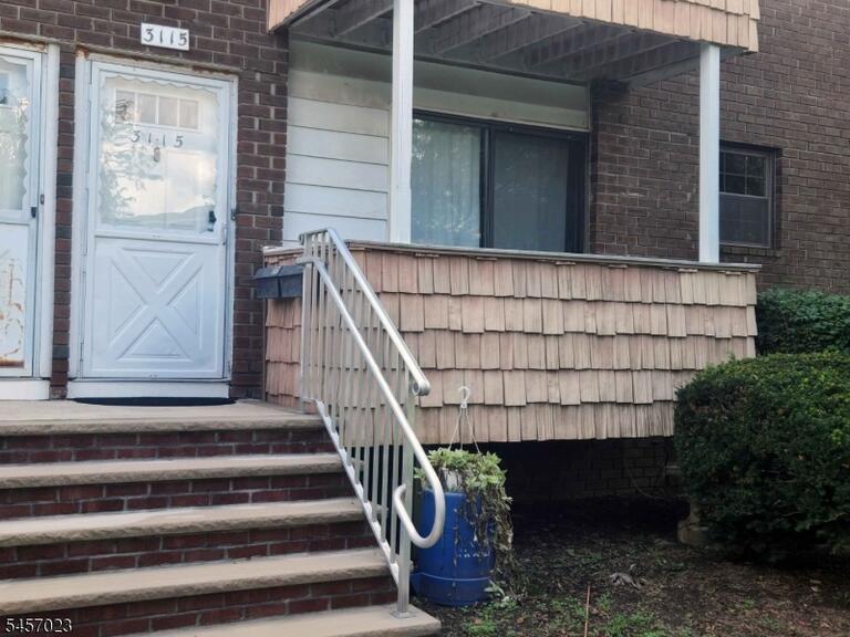 Property listing MLS 4049731 photo 3