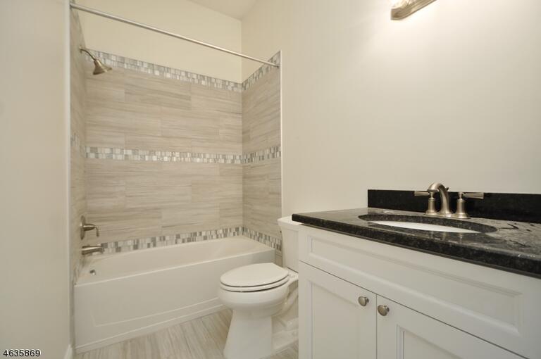 Property listing MLS 4049744 photo 5