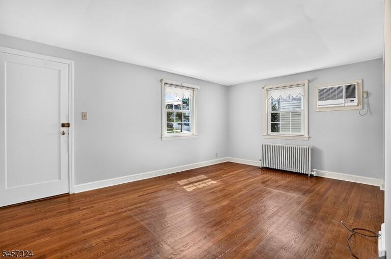 Property listing MLS 4049760 photo 3
