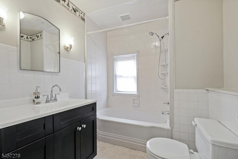 Property listing MLS 4049764 photo 8
