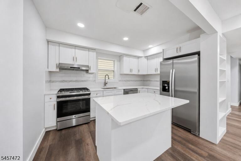Property listing MLS 4049886 photo 10