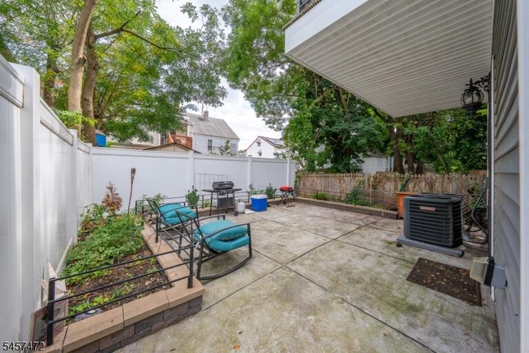 Property listing MLS 4049886 photo 43