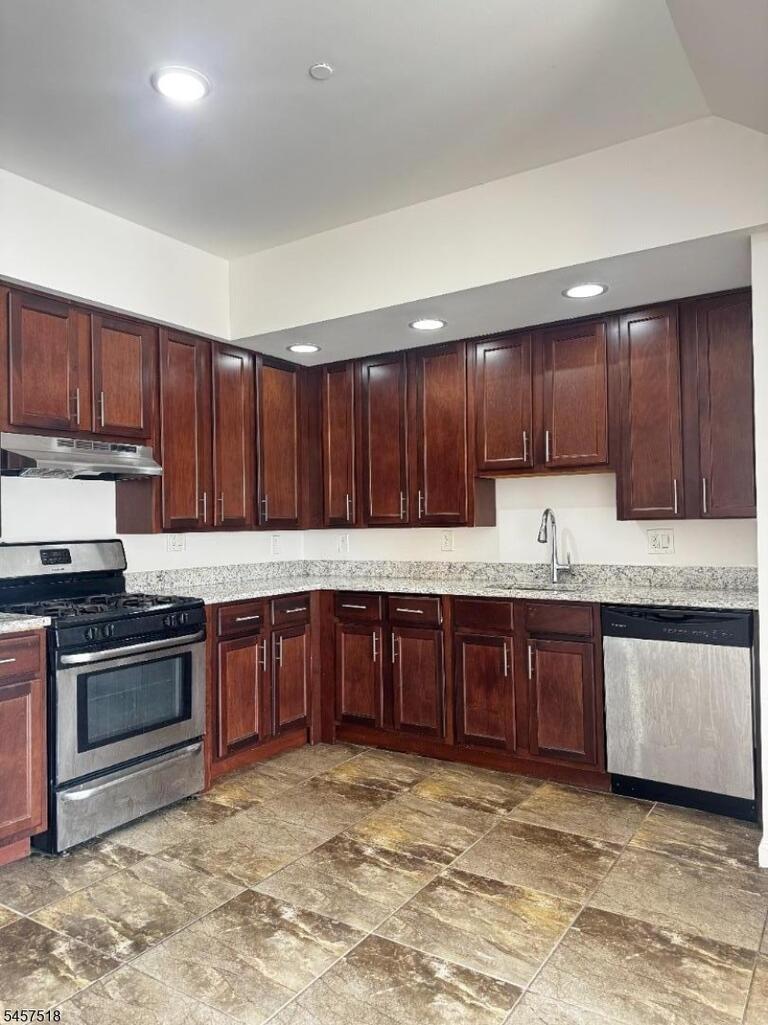 Property listing MLS 4049904 photo 5