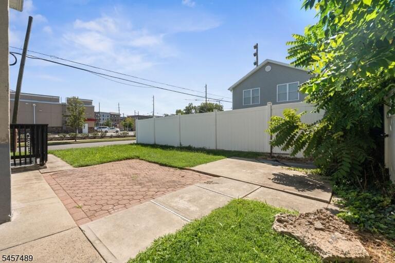 Property listing MLS 4049936 photo 21