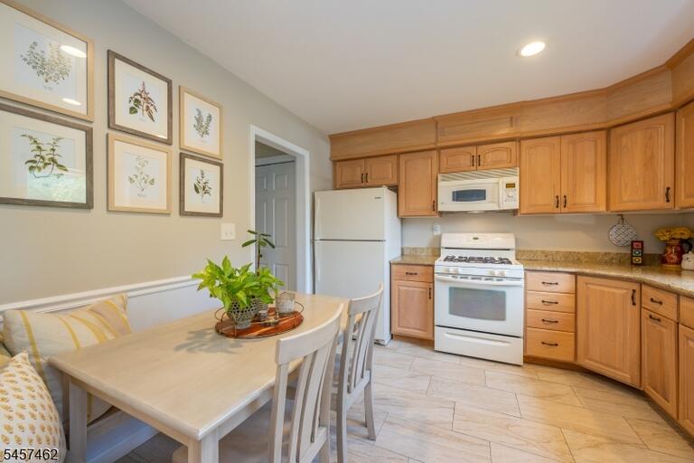 Property listing MLS 4049938 photo 9
