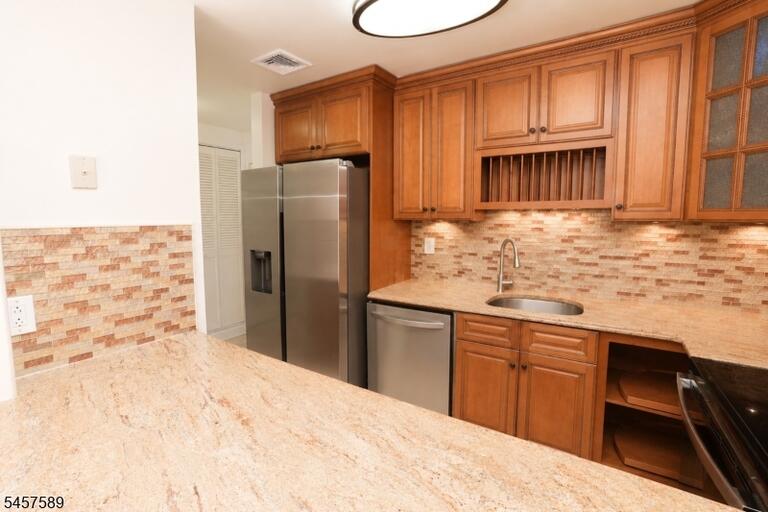 Property listing MLS 4049968 photo 4