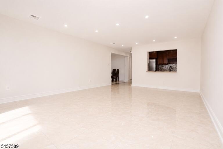 Property listing MLS 4049968 photo 9