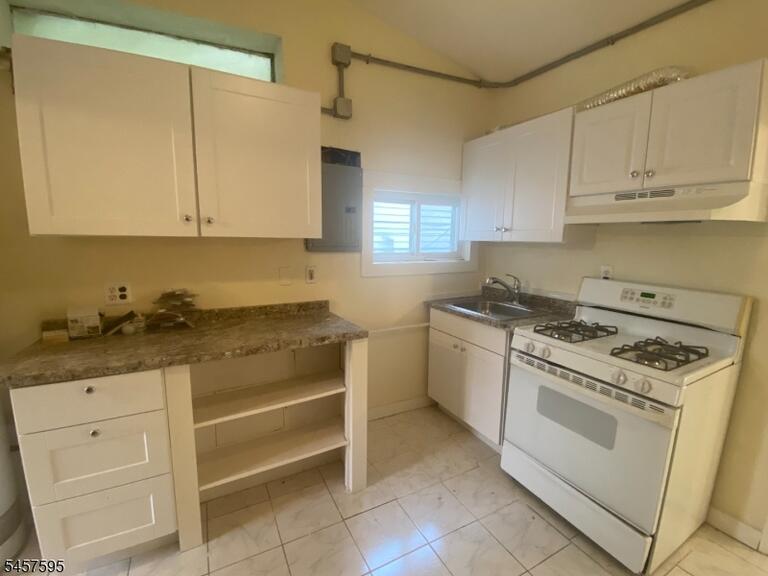 Property listing MLS 4049969 photo 2