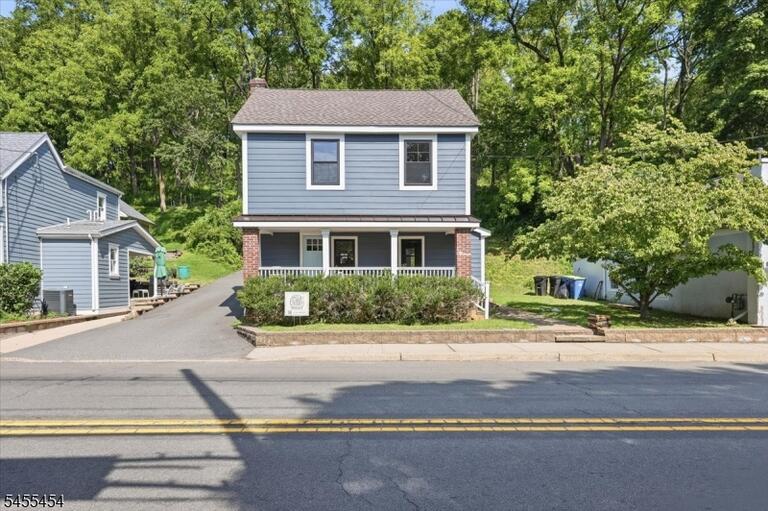 Property listing MLS 4049984 photo 1