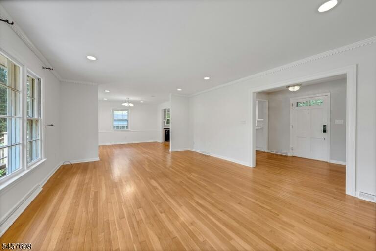 Property listing MLS 4050077 photo 11