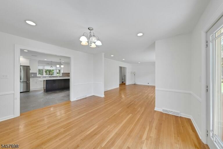 Property listing MLS 4050077 photo 16