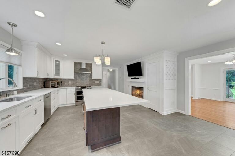 Property listing MLS 4050077 photo 6