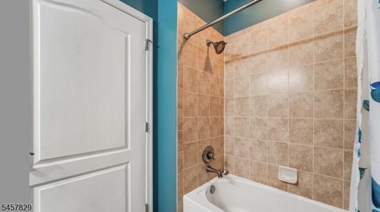 Property listing MLS 4050186 photo 4